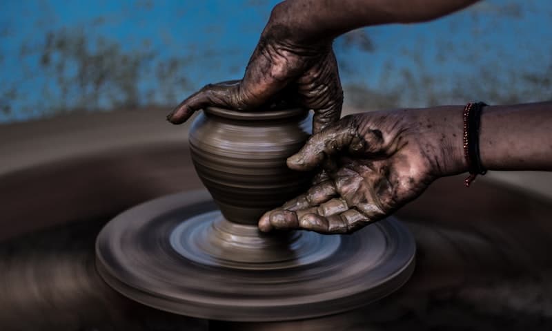 Pièces de poterie artisanale